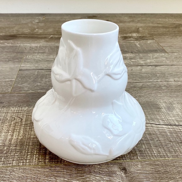 Tiffany Magnolia Vase. White Bone China. EUC